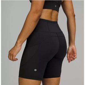 Fast and Free High-Rise Short 8” NWT